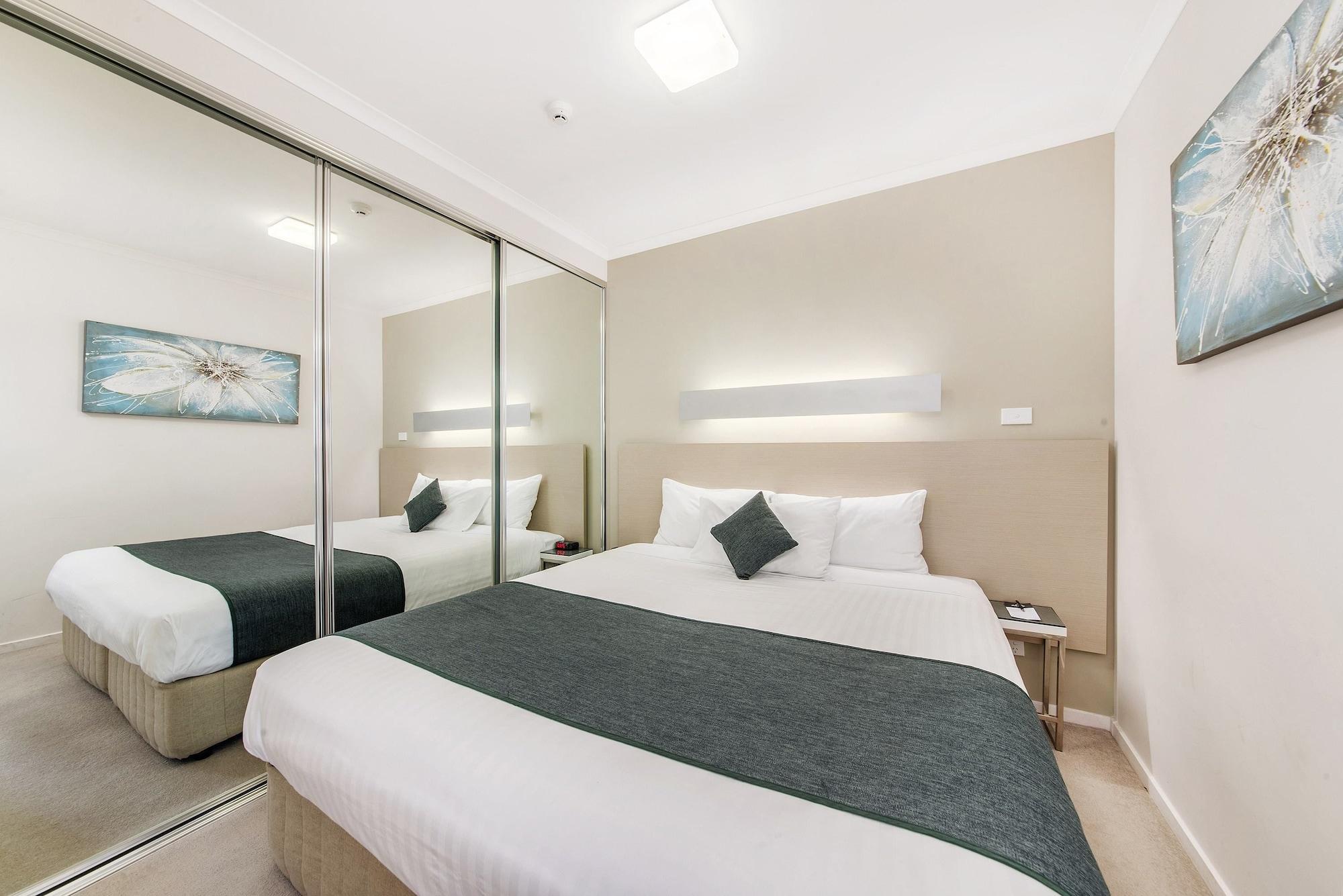 Abode Tuggeranong Aparthotel Canberra Luaran gambar