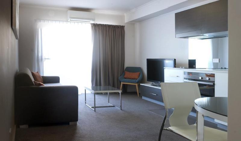 Abode Tuggeranong Aparthotel Canberra Luaran gambar