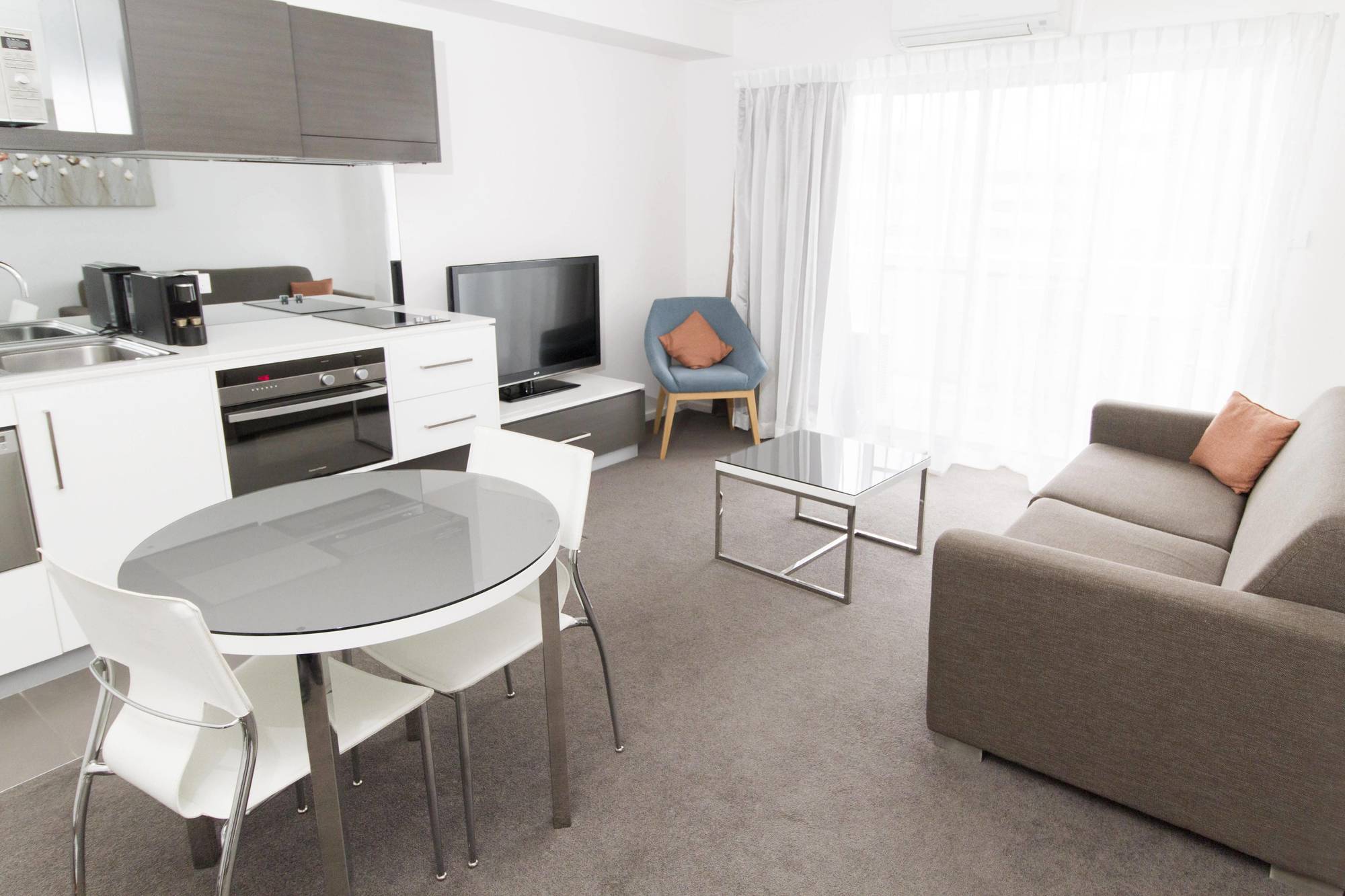 Abode Tuggeranong Aparthotel Canberra Luaran gambar